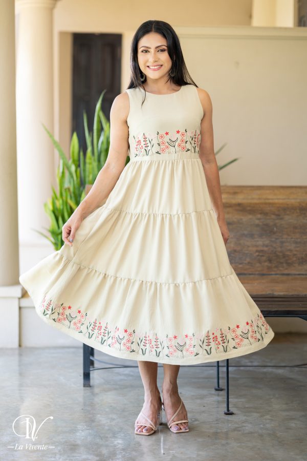 Sleeveless Embroidery Midi Dress - Image 5