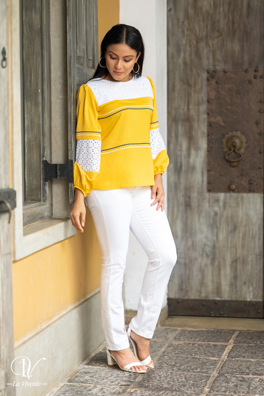 Lace Detailed Embroidery Top - Image 4