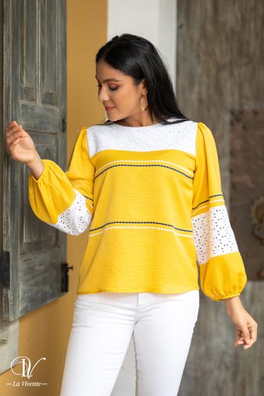 Lace Detailed Embroidery Top