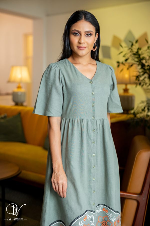 Hem Embroidered Flutter Sleeved Midi Dress - Image 4