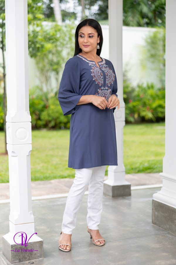 Flare Sleeved Embroidery Kurta - Image 2