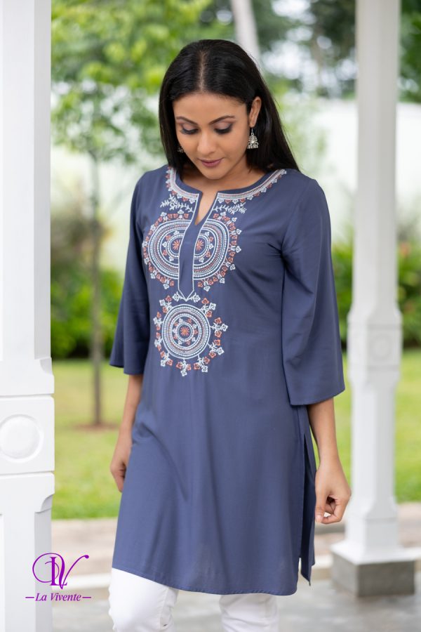 Flare Sleeved Embroidery Kurta - Image 3