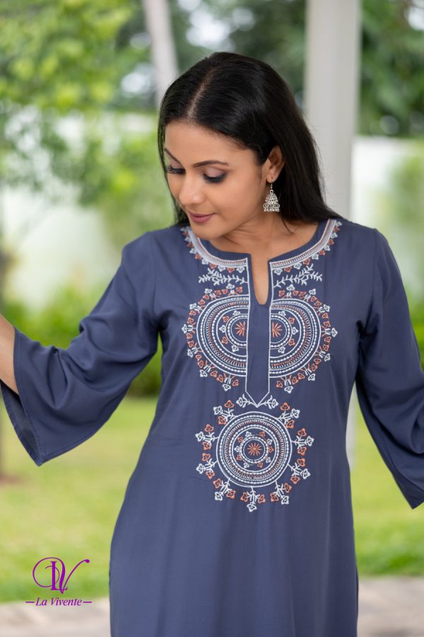 Flare Sleeved Embroidery Kurta - Image 4