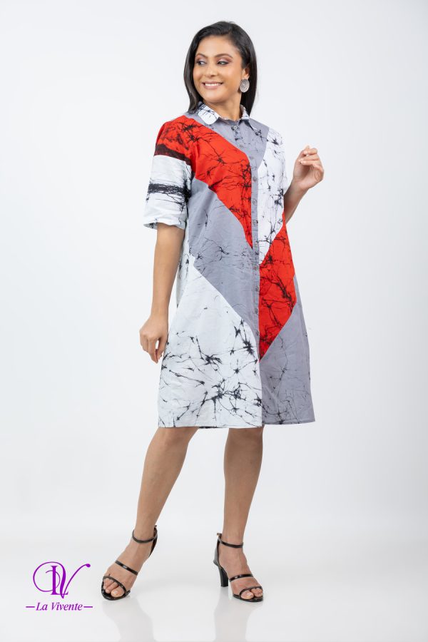 Three-Tone Color-Block Loose Fit Batik Short Dress - Image 2