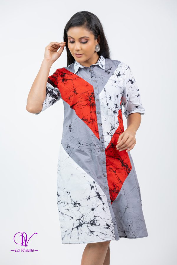 Three-Tone Color-Block Loose Fit Batik Short Dress - Image 3
