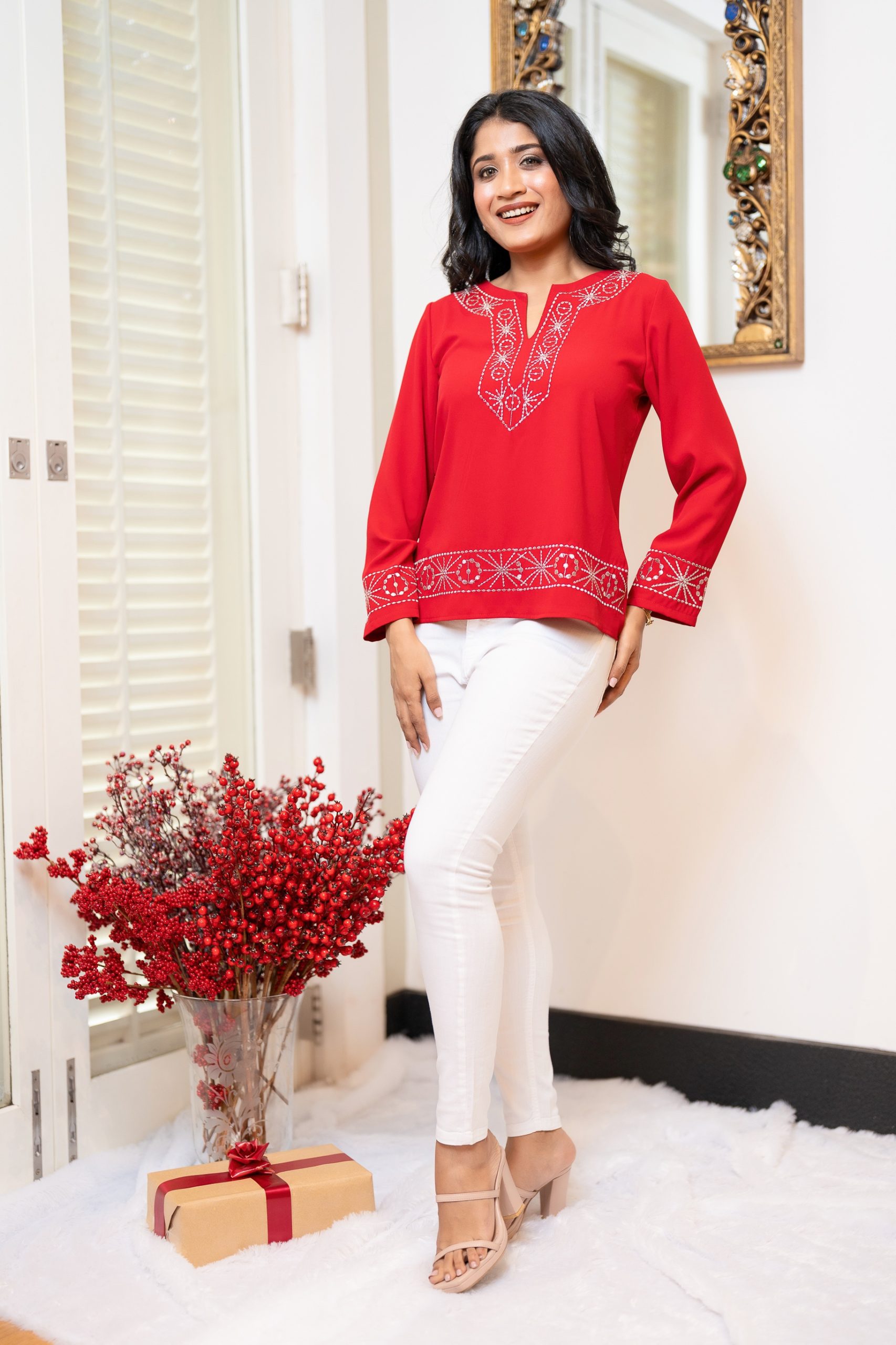 Silver Geometric Embroidered Notch-necked Evening Wear Top - Image 4