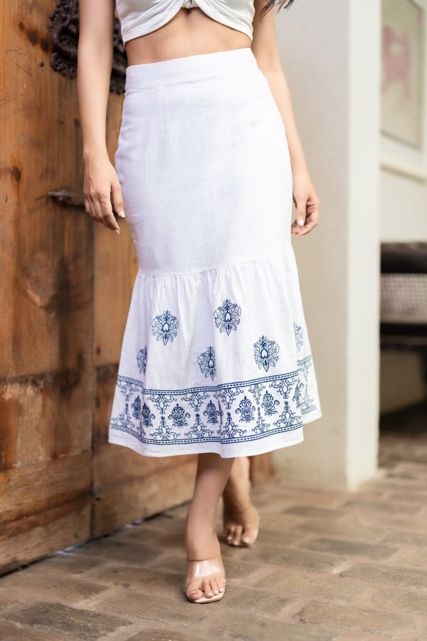 Geometric Embroidered Body Fit Mermaid Skirt - Image 2
