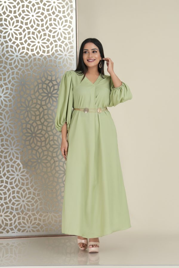 Front pleat detailed belted V-necked maxi dress
