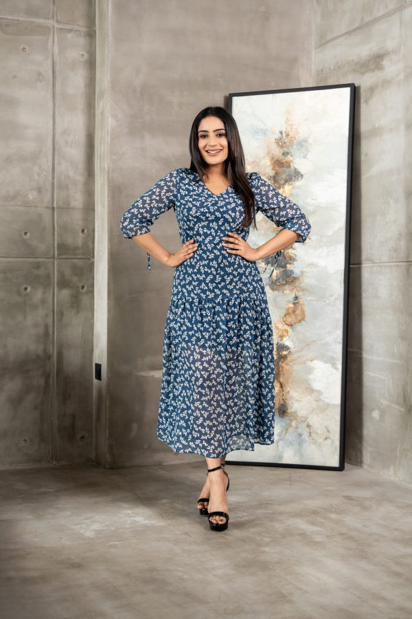 Abstract Patterned Ruched Sleeve Midi Dress
