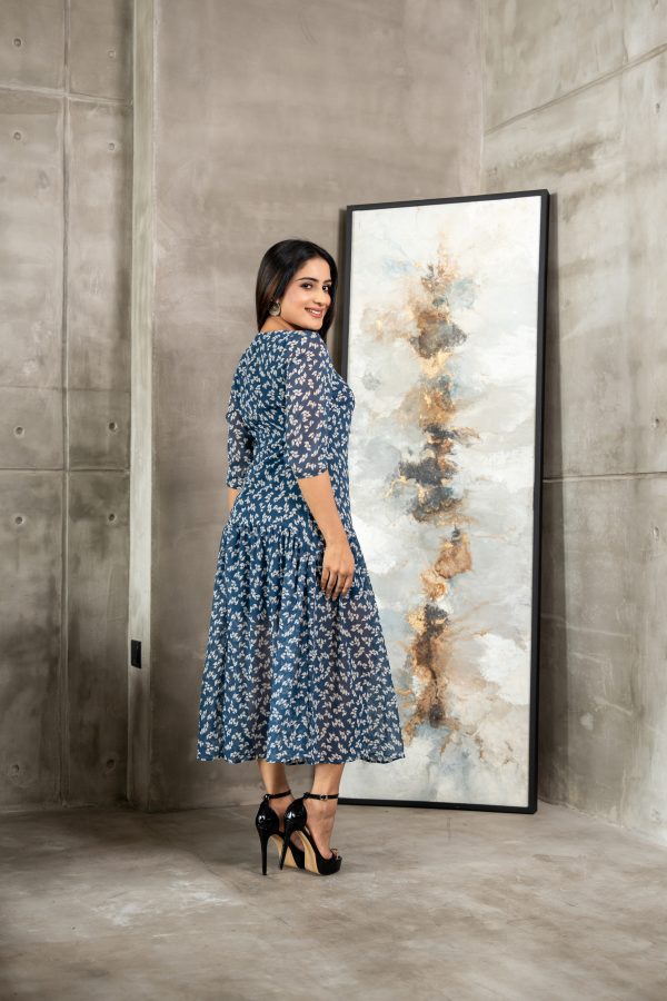 Abstract Patterned Ruched Sleeve Midi Dress - Image 3