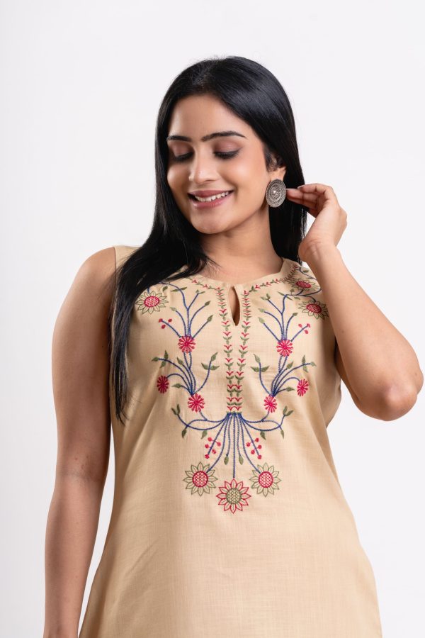 Embroidered Sleeveless Maxi Dress - Image 4