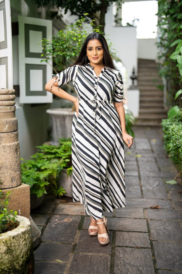 Striped Tie-Up Detailed Maxi Dress - Image 3