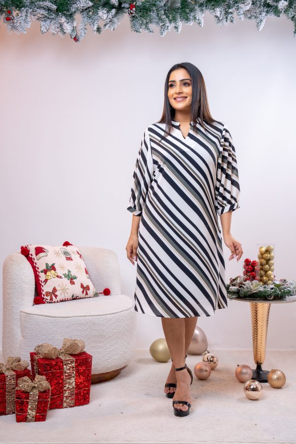 Puff Sleeved Stripe Patterned Short Dress - Image 4