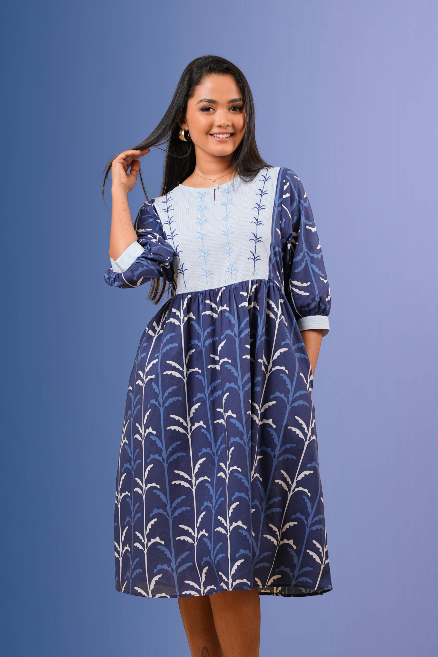 Embroidered Two-Tone Patterned Short Dress - Image 3