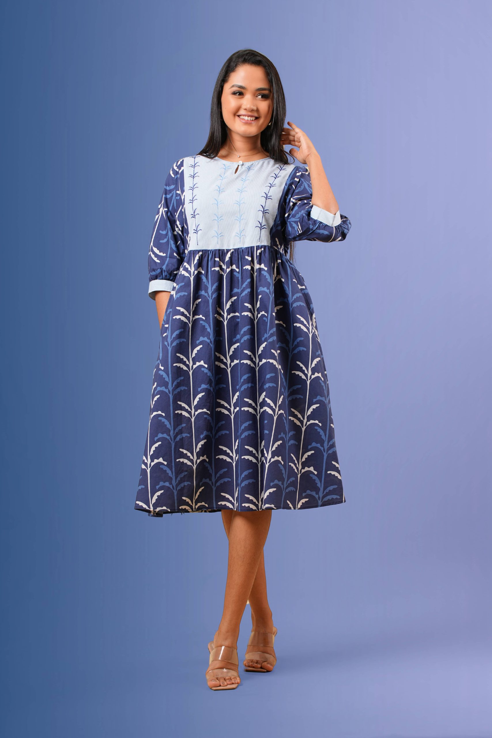 Embroidered Two-Tone Patterned Short Dress - Image 2