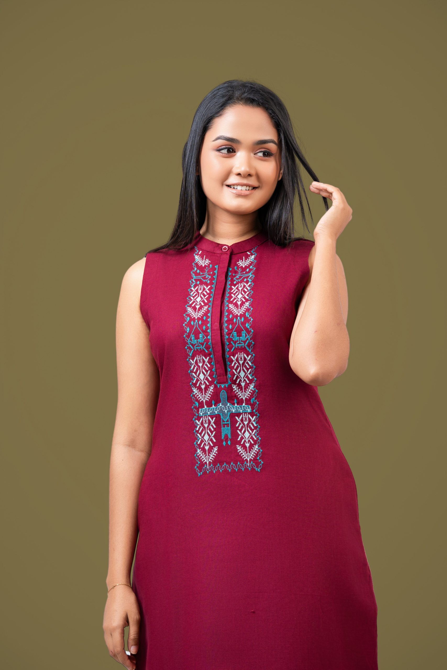 Embroidered Sleeveless Maxi Dress - Image 2