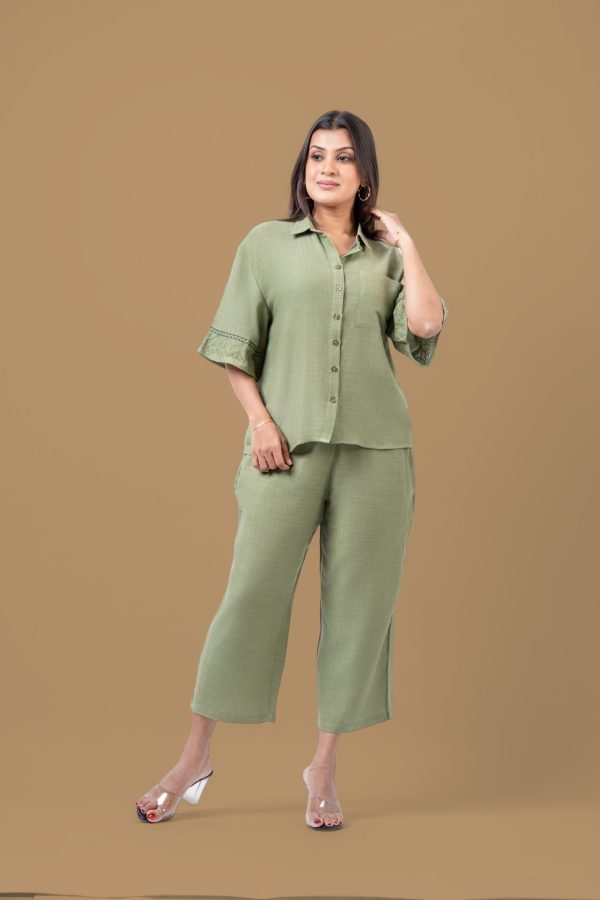 Loose Fitted Shirt and Three-Quarter Pants Set - Image 3