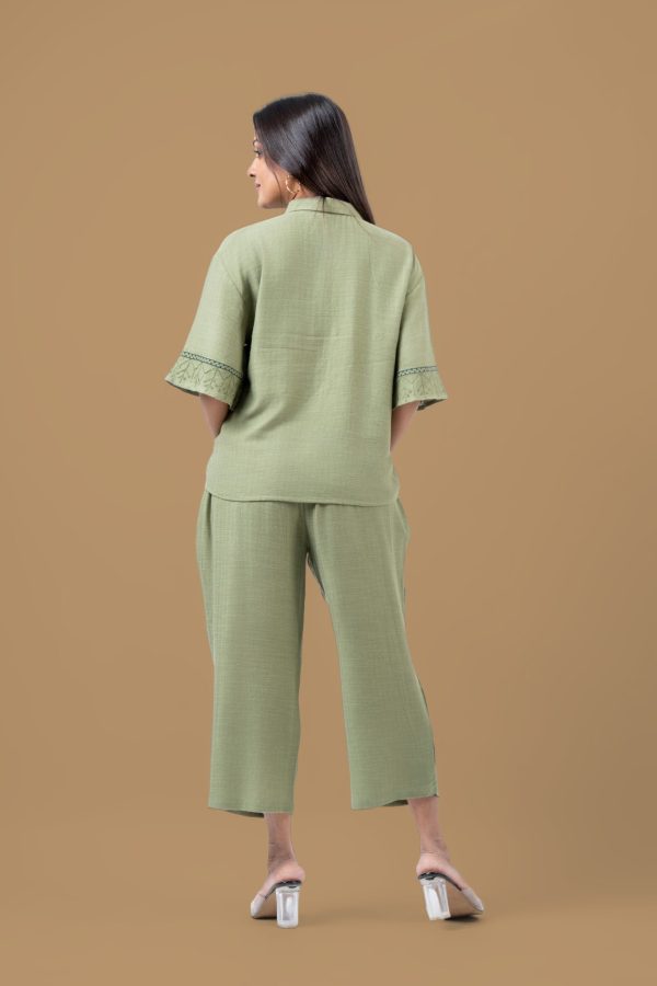 Loose Fitted Shirt and Three-Quarter Pants Set - Image 5