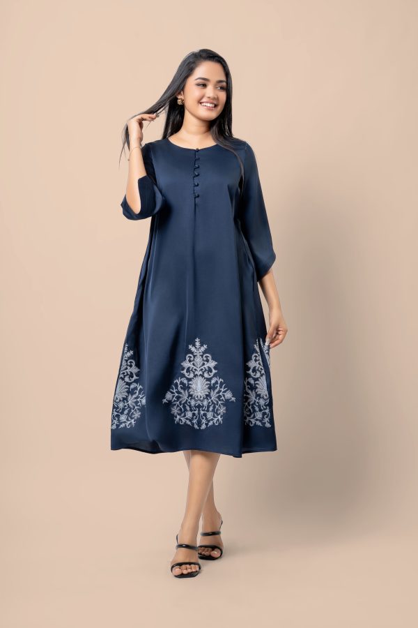Hem Embroidery Detail Midi Dress - Image 2