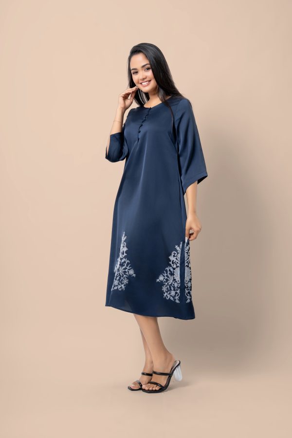 Hem Embroidery Detail Midi Dress - Image 3