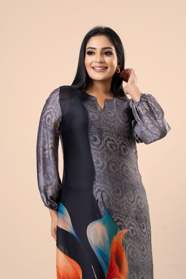 Abstract Floral Patterned Maxi Dress - Image 2
