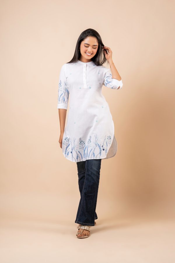 Floral Embroidery Detail Curved Hem Kurta Top - Image 4