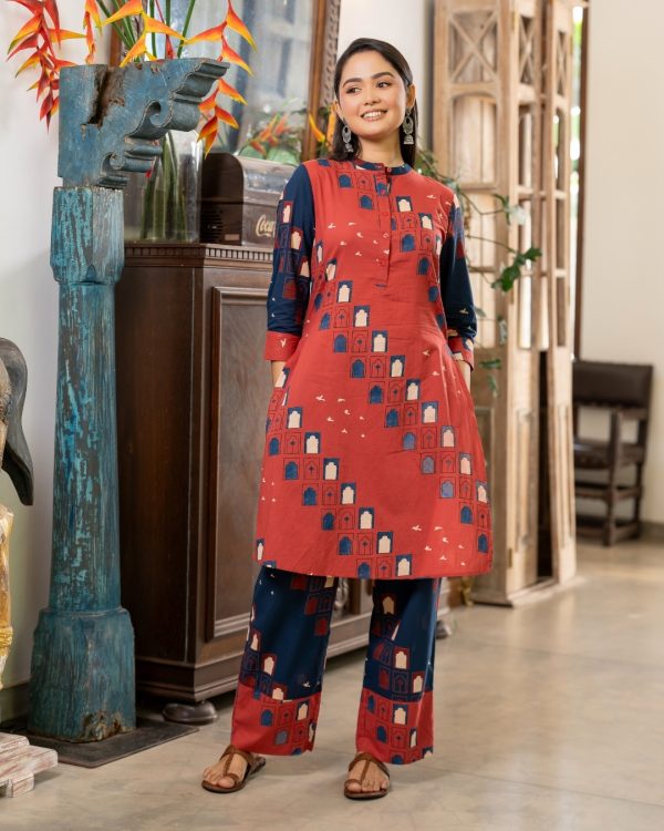 Motif Patterned Colourblock Kurta Top and Pants Set - Image 4