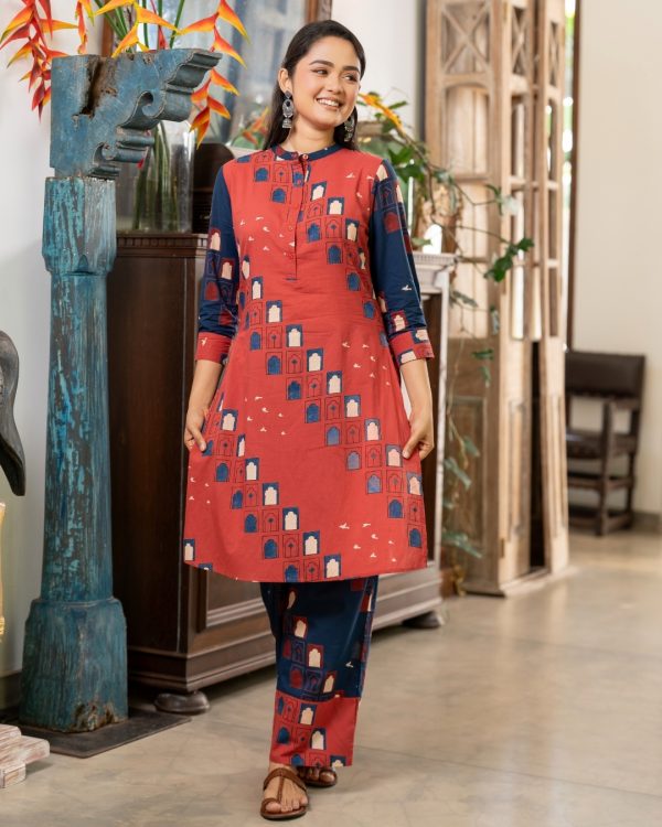 Motif Patterned Colourblock Kurta Top and Pants Set - Image 3