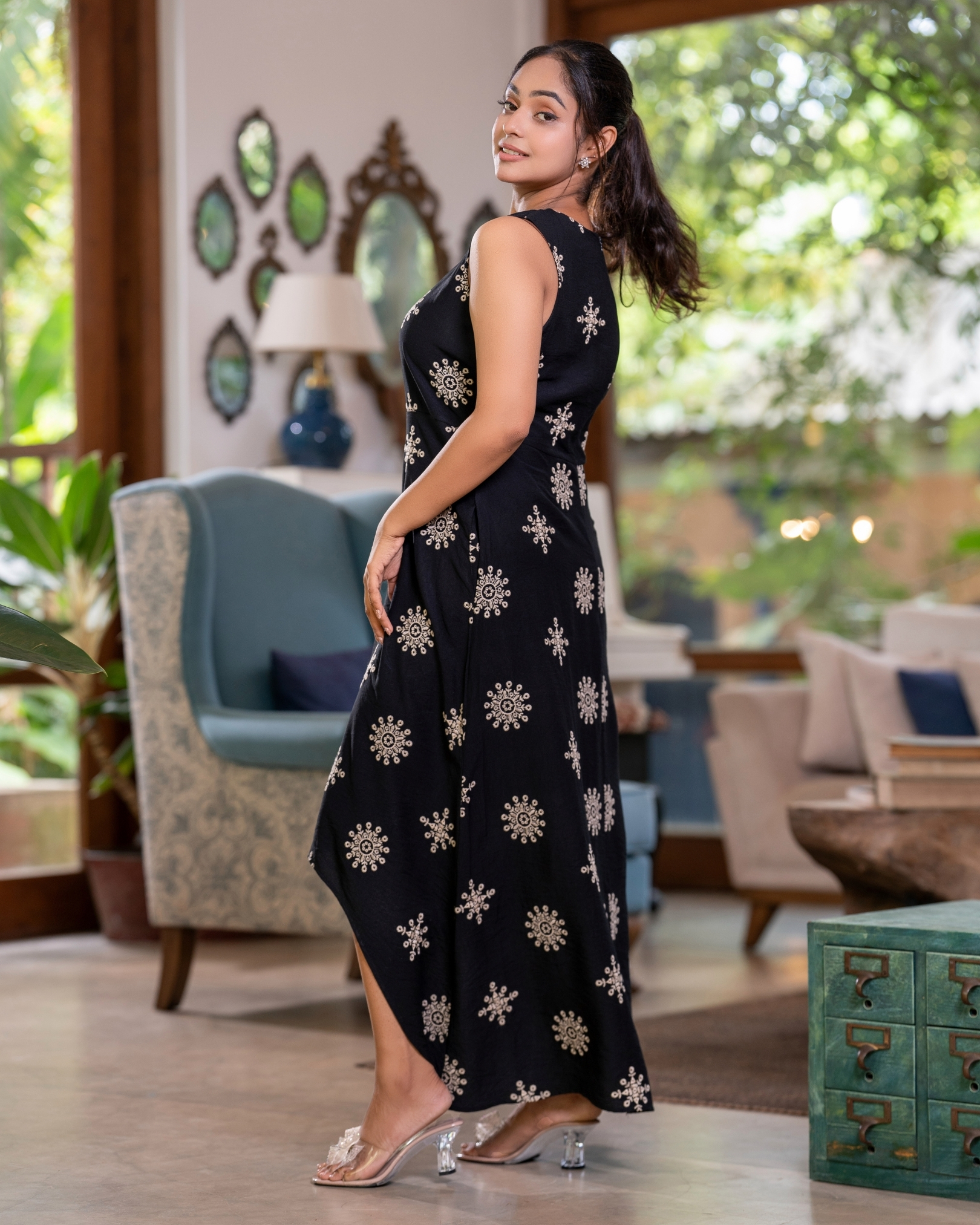 Embroidered High-Low Hem Sleeveless Maxi Dress - Image 5