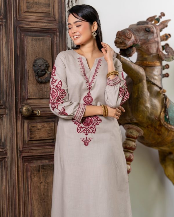 Embellishment Detail Embroidered Midi Dress - Image 3