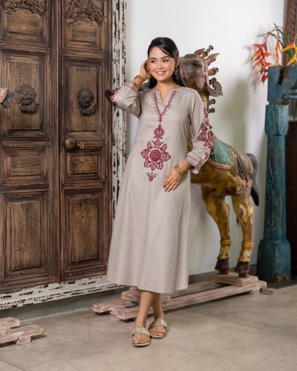 Embellishment Detail Embroidered Midi Dress - Image 4
