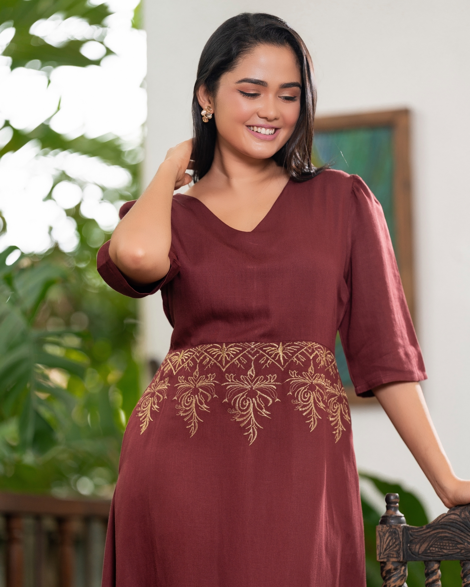 Embroidery Detail V-Neck Short Dress - Image 3