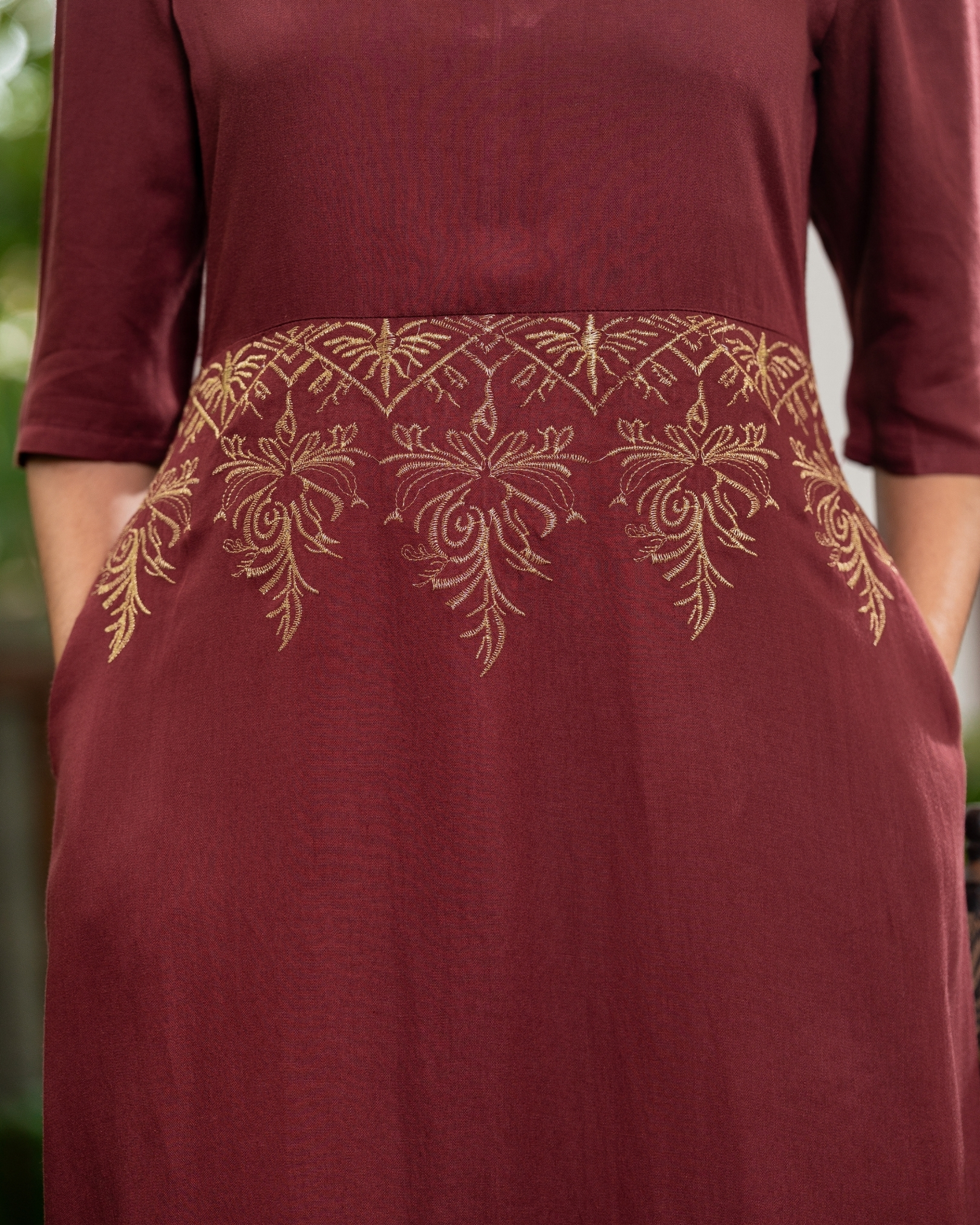 Embroidery Detail V-Neck Short Dress - Image 4