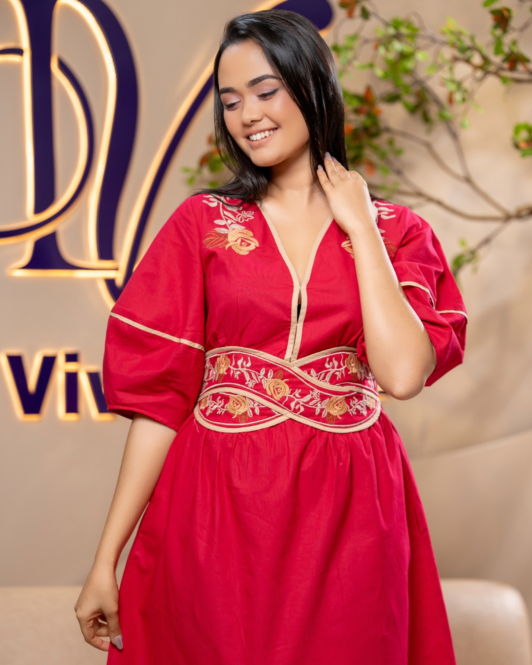 Contrast Detail Embroidery Waisted Midi Dress - Image 2